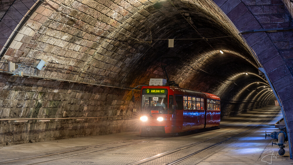 Tunnel under the Castle